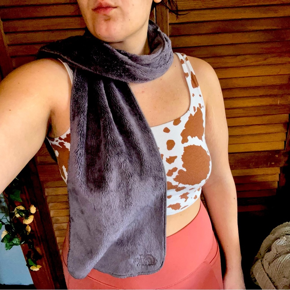 The North Face Grey scarf, one size, never worn.